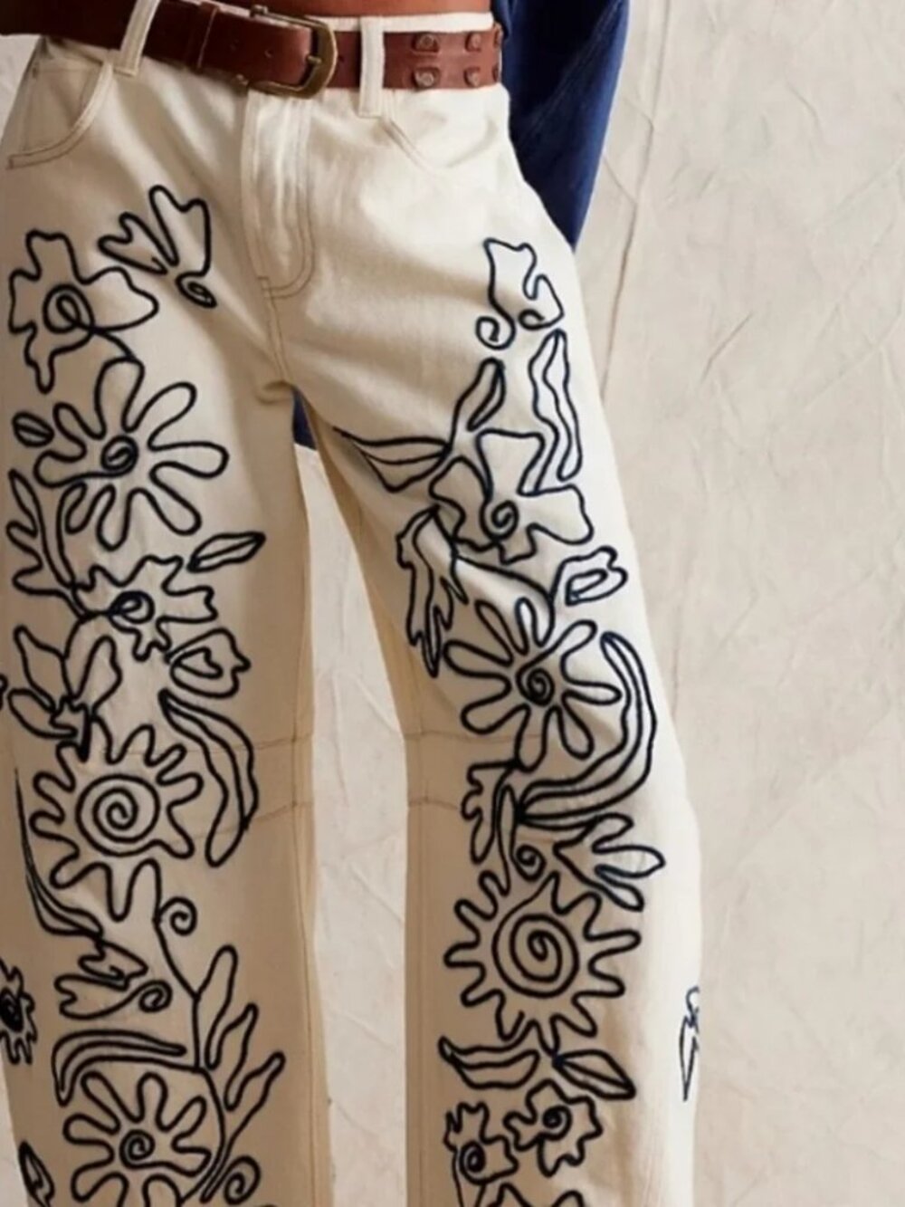 We The Free People Good Luck Soutache Barrel Jeans ivory floral embroidery sz 33 - Picture 5 of 16